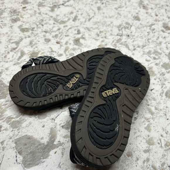 Men’s Teva Sandals Size 7M Black - Picture 3 of 4